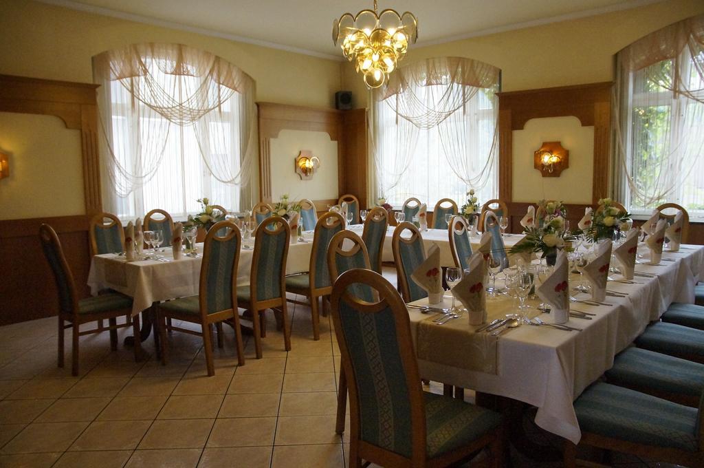 Ratskeller Thum Hotel Luaran gambar